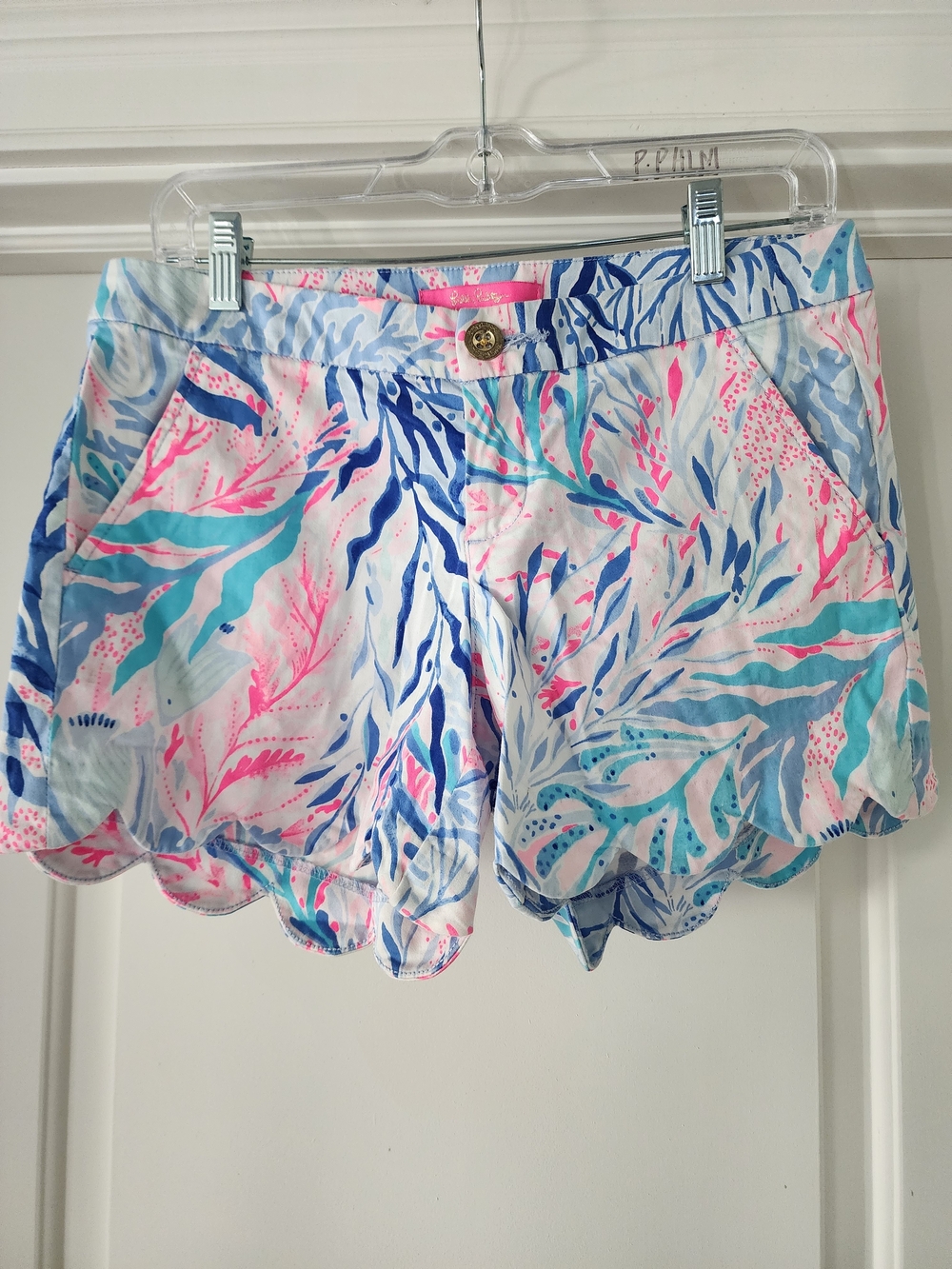 Women's Scallop Hem Printed Shorts in Pastel Blue & Pink